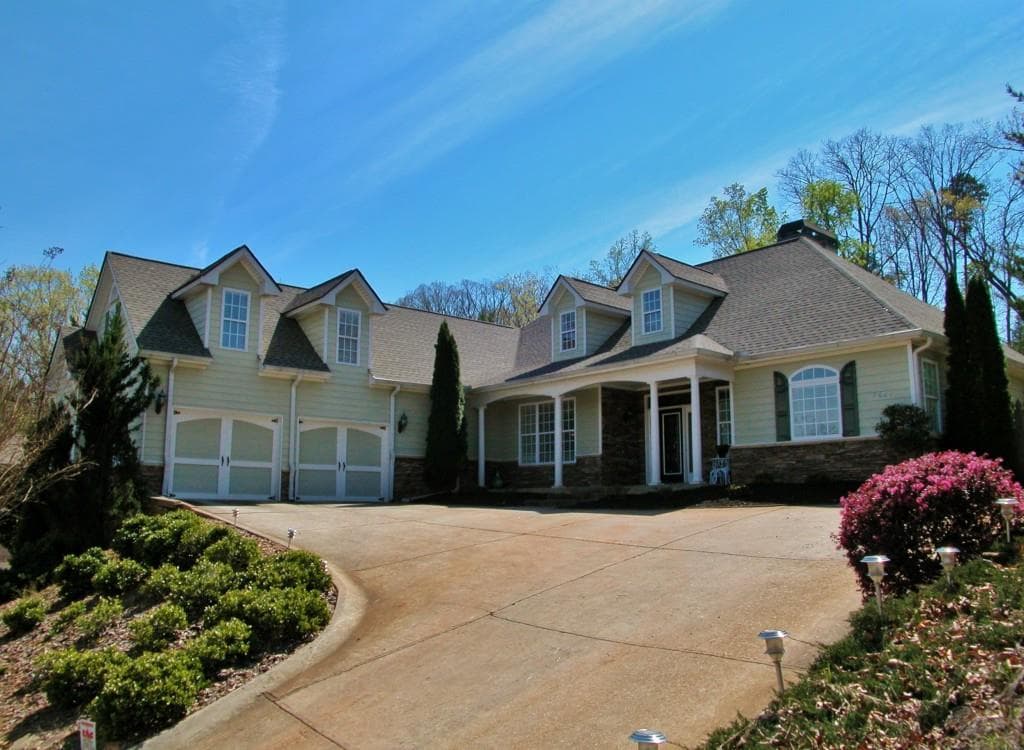 2641 Waters Edge Drive, Gainesville, GA 30504 — most recent listing photo