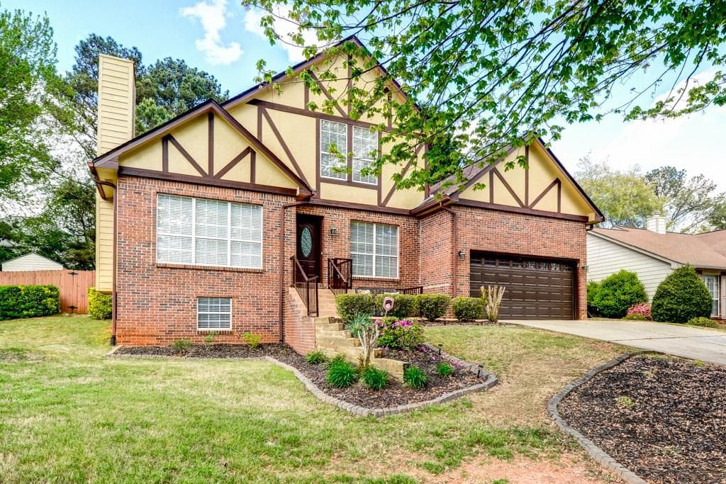 5 bedroom, 3,106 sq ft single family residence sold at 10810 Willow Meadow Circle, Alpharetta, GA 30022
