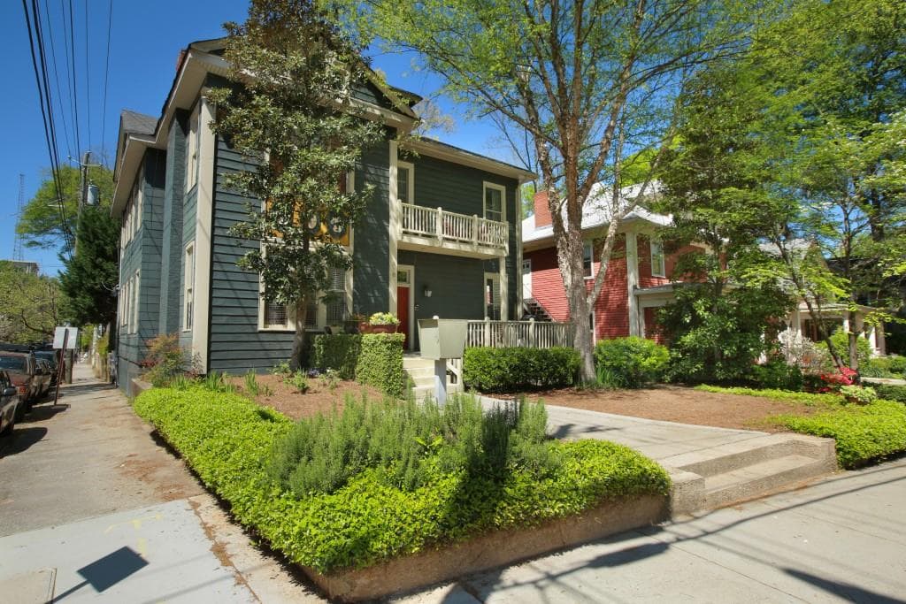 2 bedroom, 1,142 sq ft condominium sold at 916 Myrtle Street 1, Atlanta, GA 30309