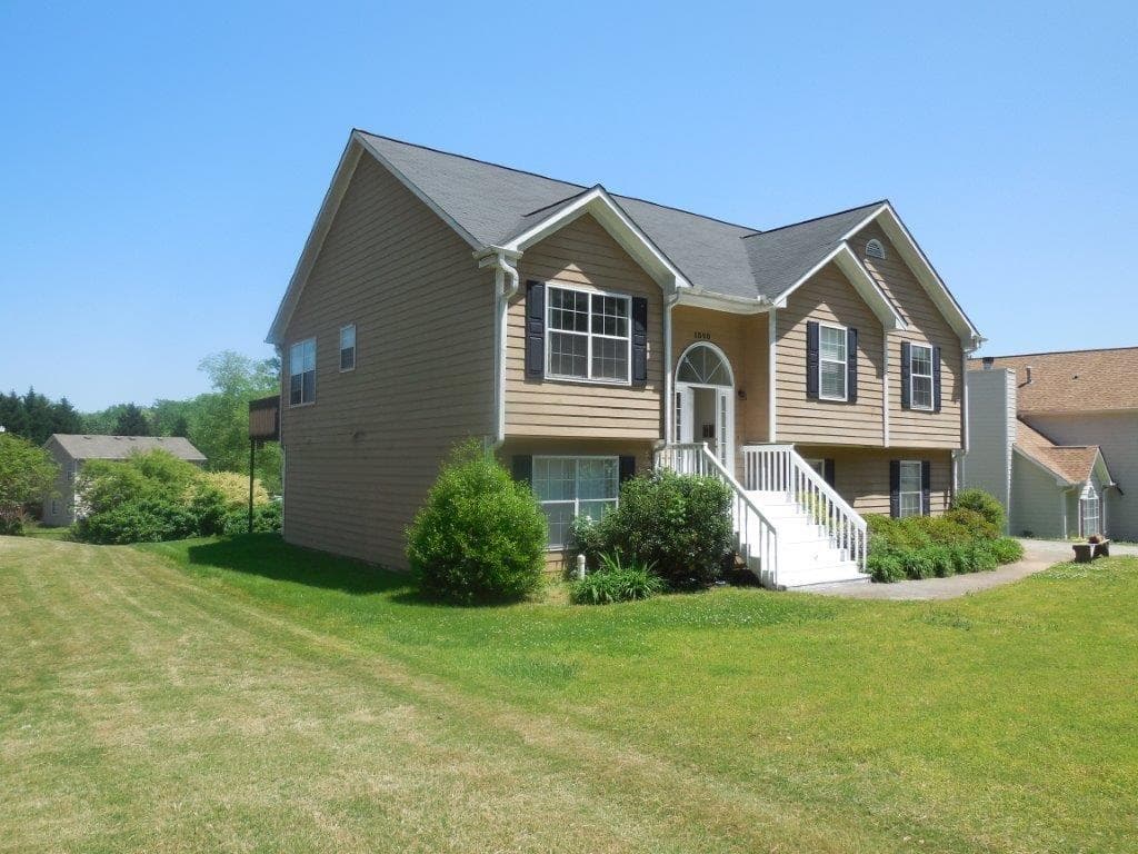 5390 Maltdie Court, Sugar Hill, GA 30518 — most recent listing photo