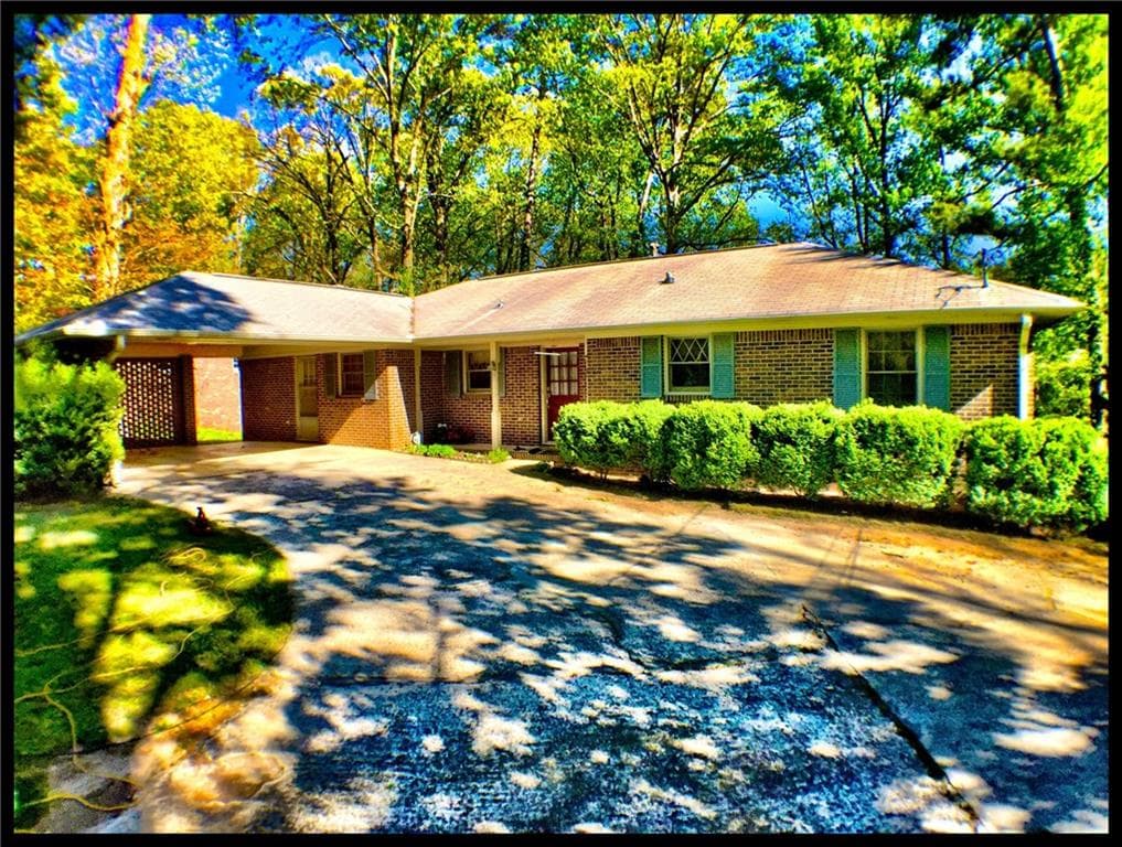 3 bedroom, 1,628 sq ft single family residence sold at 3382 Sweetwater Drive, Lawrenceville, GA 30044
