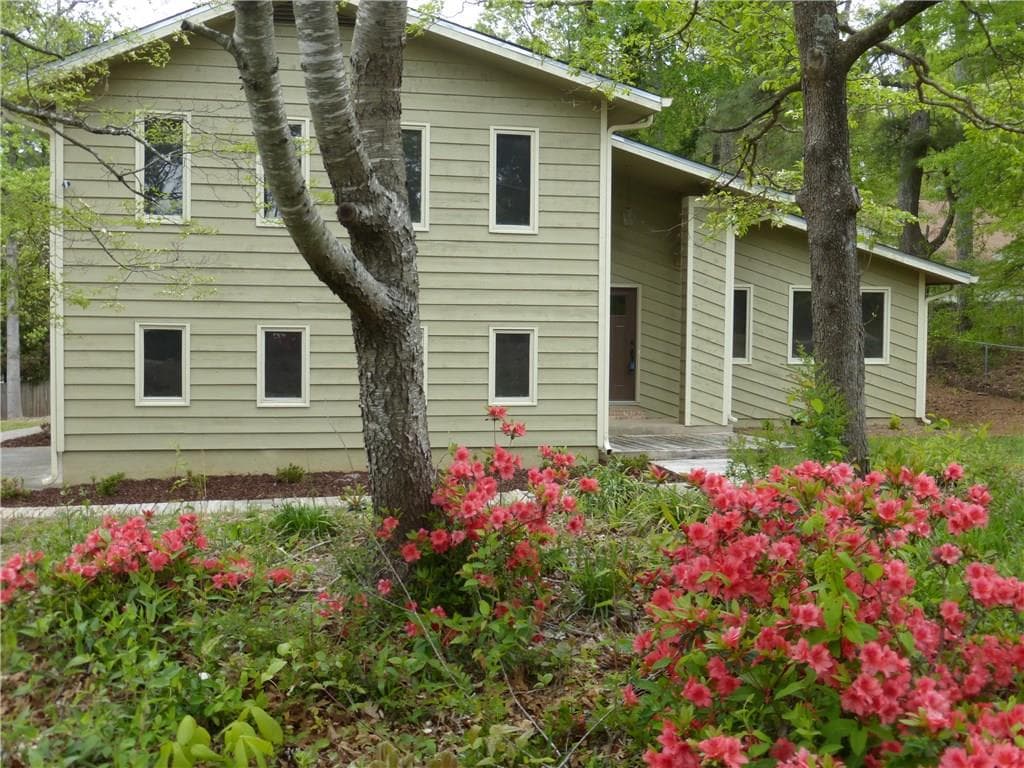 1415 Kincaid Road, Marietta, GA 30066 — most recent listing photo