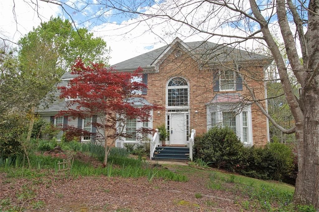 4 bedroom, 2,756 sq ft single family residence sold at 535 Stablegate Drive, Alpharetta, GA 30004