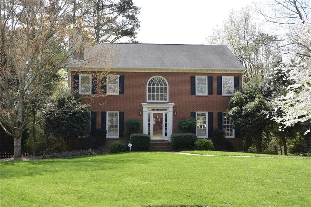 4 bedroom, 3,137 sq ft single family residence sold at 4188 Riverhill Court, Roswell, GA 30075