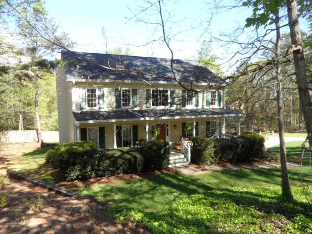 4 bedroom, 2,688 sq ft single family residence sold at 1925 Stonewyck Court, Cumming, GA 30041