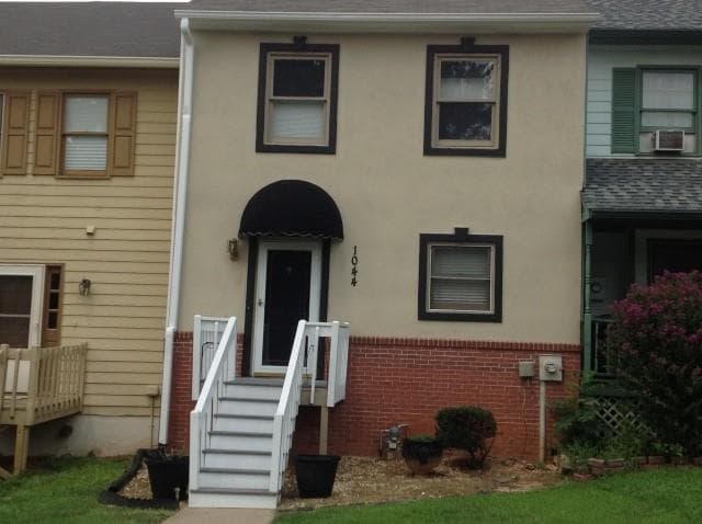 3 bedroom, 1,280 sq ft townhouse sold at 1044 Oaks Parkway 1, Smyrna, GA 30082