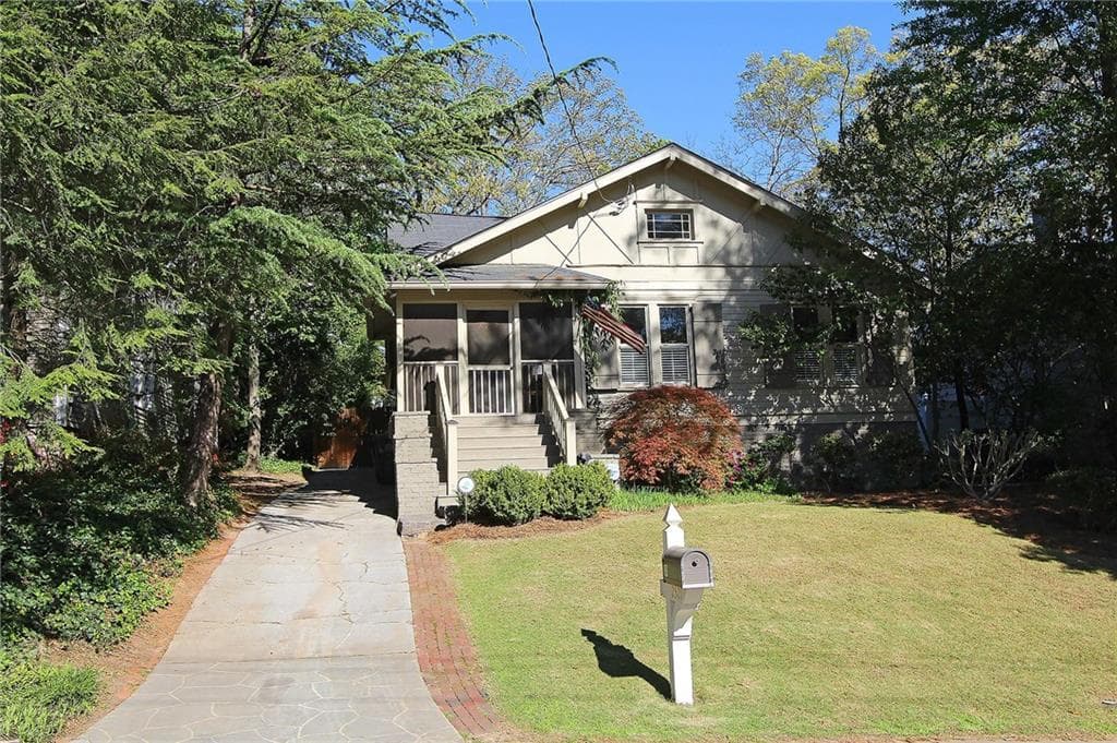 2 bedroom, 1,178 sq ft single family residence sold at 2521 Brookwood Drive, Atlanta, GA 30305