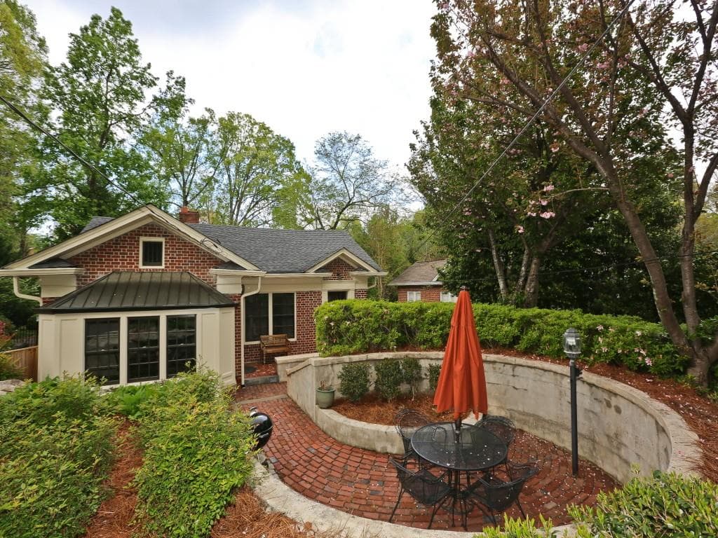 3 bedroom single family residence sold at 612 E Paces Ferry Road, Atlanta, GA 30305