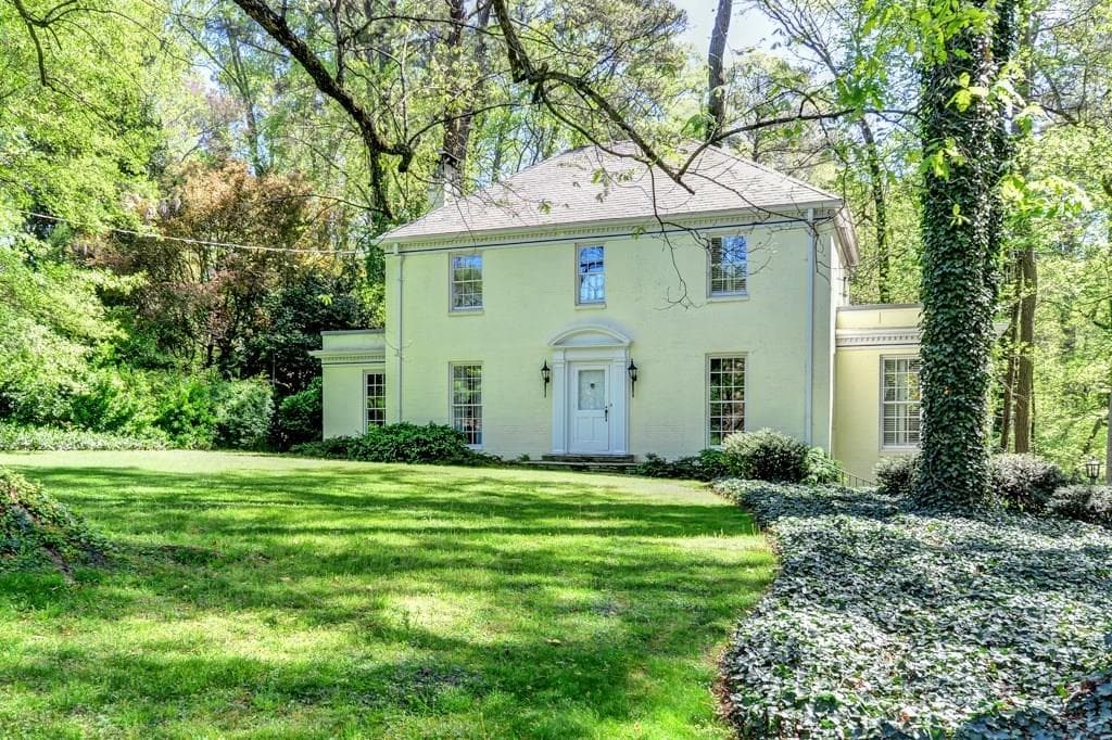 3 bedroom single family residence sold at 4045 Peachtree Dunwoody Road, Atlanta, GA 30342