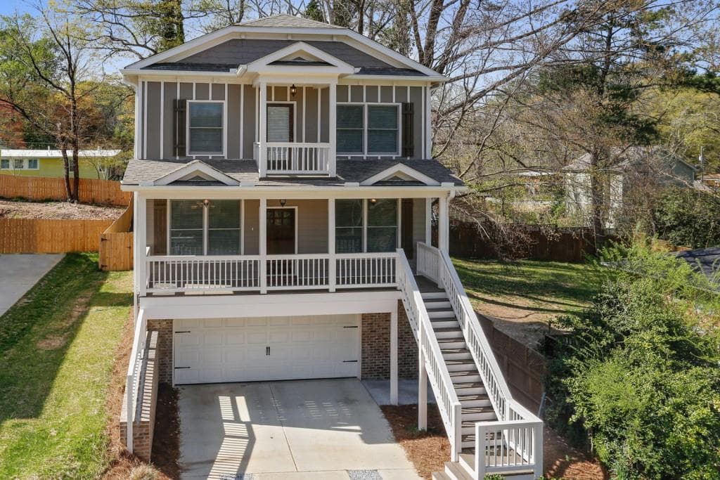 5 bedroom, 3,800 sq ft single family residence sold at 2326 Nesbitt Drive, Brookhaven, GA 30319