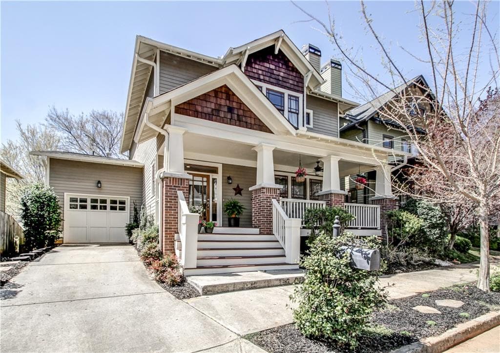 4 bedroom, 2,909 sq ft single family residence sold at 202 Hawthorn Circle, Atlanta, GA 30317