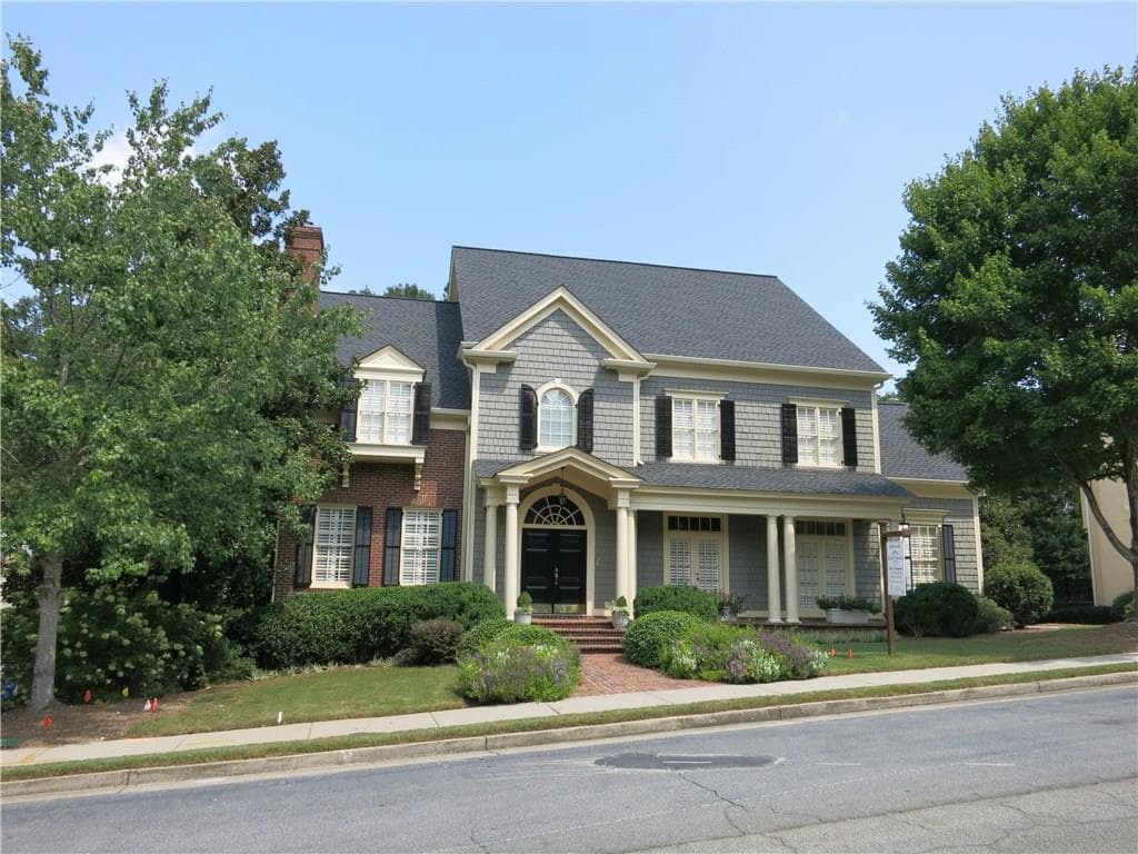 5 bedroom, 4,001 sq ft single family residence sold at 16 Rose Gate Drive, Atlanta, GA 30342