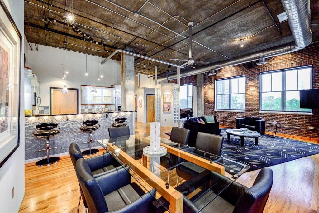 3 bedroom, 2,181 sq ft condominium sold at 3235 Roswell Road 817, Atlanta, GA 30305