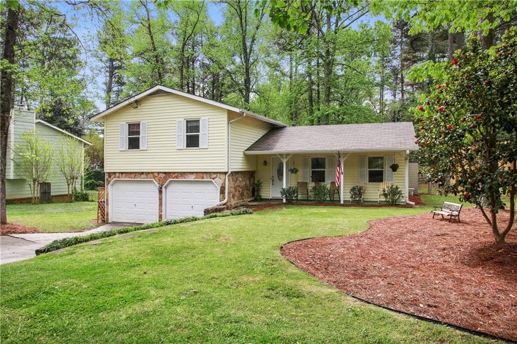 6988 Lakeview Lane, Atlanta, GA 30360 — most recent listing photo