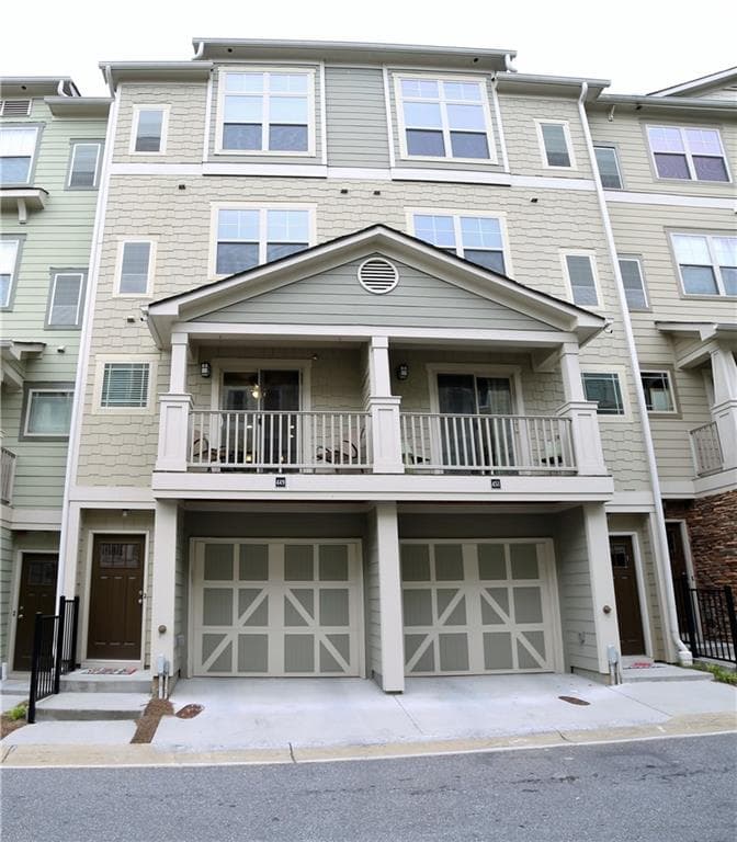 2 bedroom, 1,281 sq ft townhouse sold at 215 Semel Drive 449, Atlanta, GA 30309