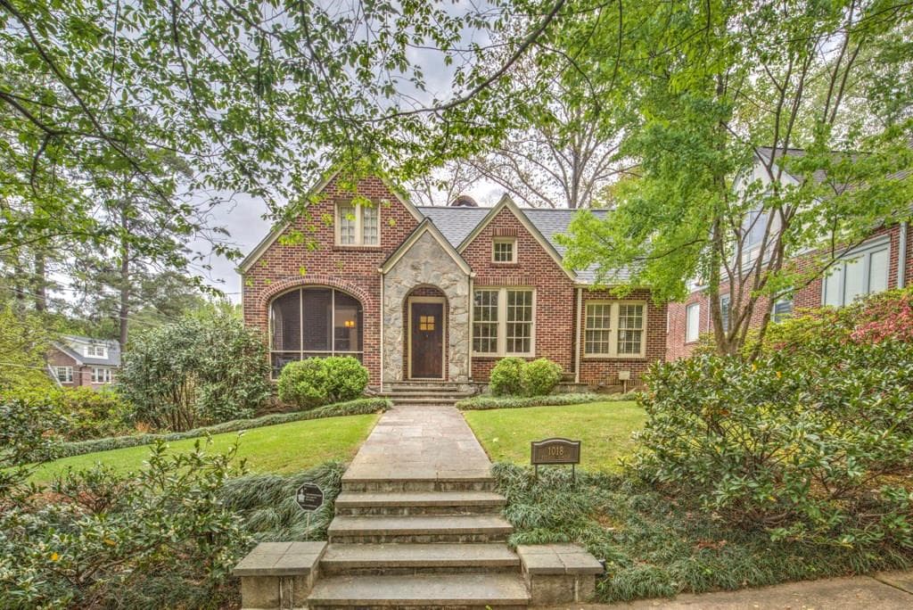 4 bedroom, 2,668 sq ft single family residence sold at 1018 Reeder Circle, Atlanta, GA 30306