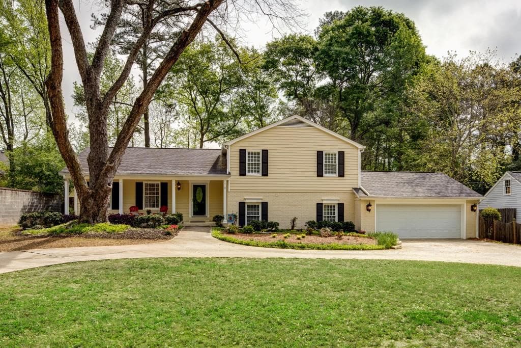 5633 Roberts Drive, Dunwoody, GA 30338 — most recent listing photo