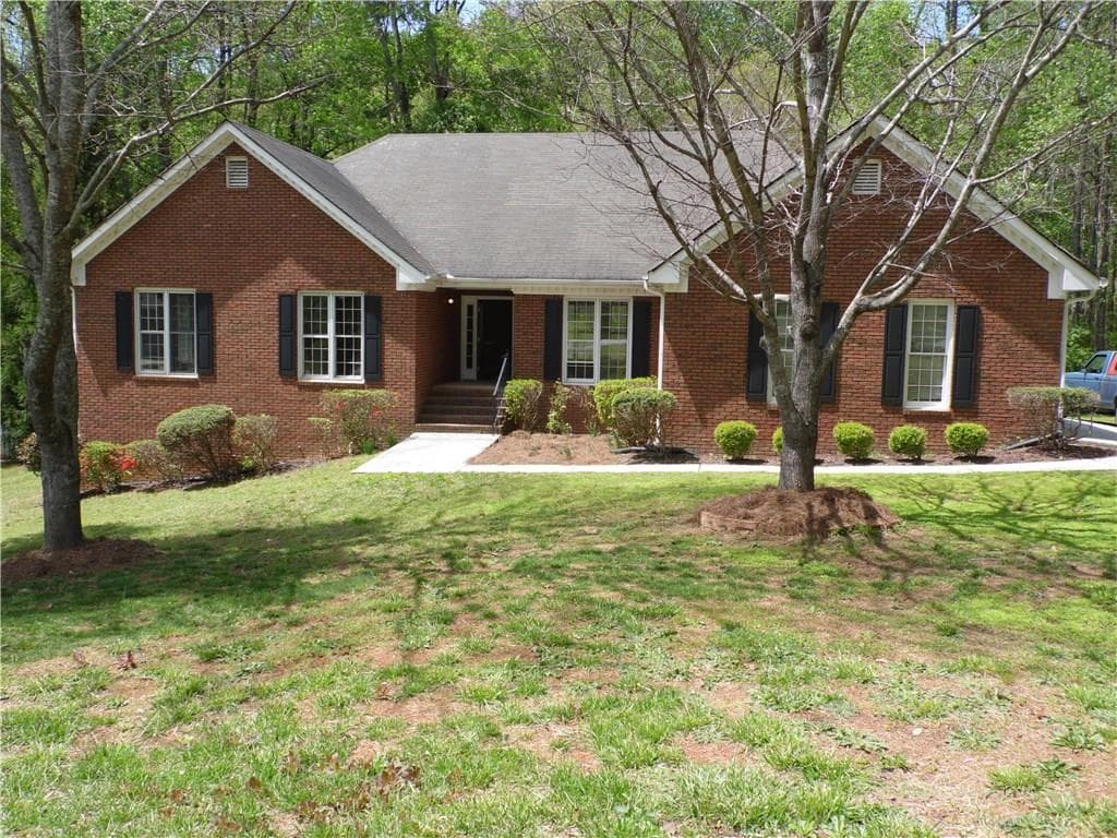 5 bedroom, 2,564 sq ft single family residence sold at 172 Glenview Way, Lawrenceville, GA 30043