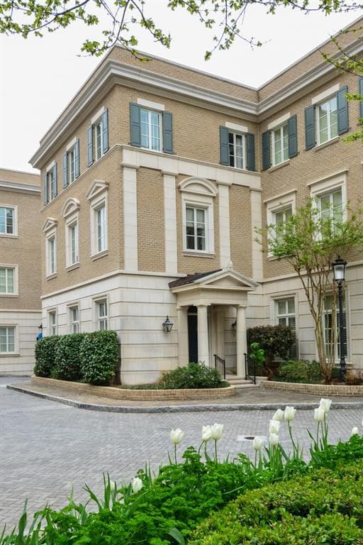 2440 Peachtree Road 7, Atlanta, GA 30305 — most recent listing photo