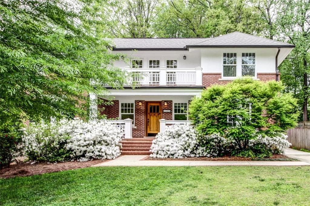 5 bedroom, 3,052 sq ft single family residence sold at 1281 Briardale Lane, Atlanta, GA 30306
