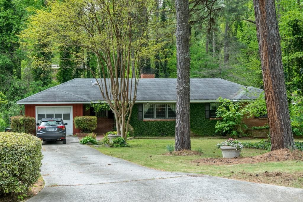 416 Greenridge Circle, Stone Mountain, GA 30083 — most recent listing photo