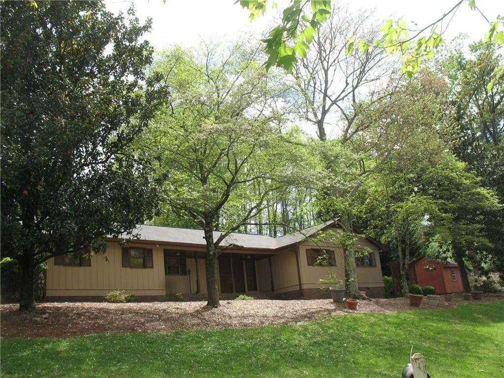 3 bedroom, 2,689 sq ft single family residence sold at 427 Turner Road, Marietta, GA 30066
