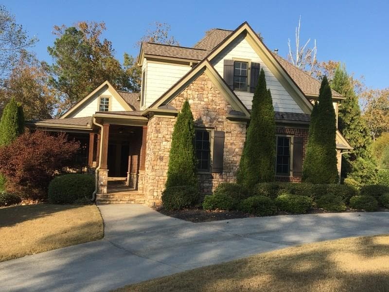 6 bedroom, 5,144 sq ft single family residence sold at 401 Stratford Estates Manor, Canton, GA 30115