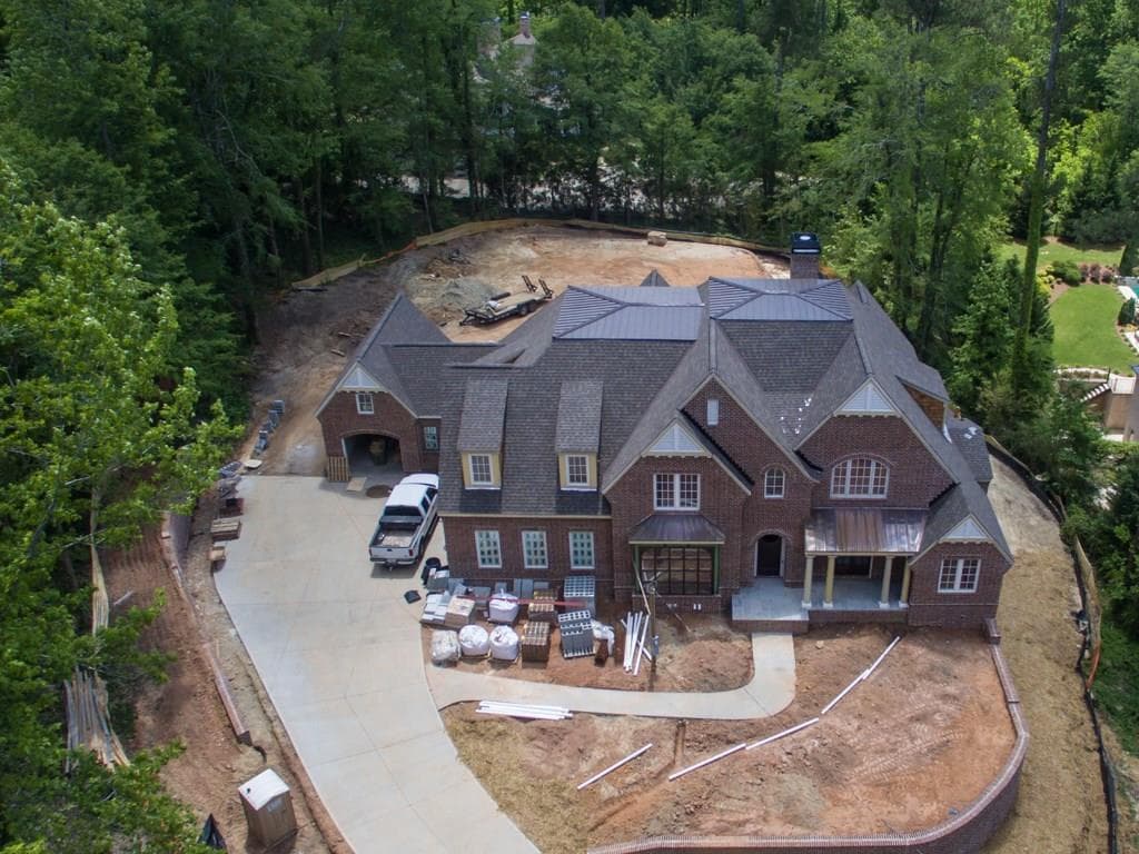 5 bedroom, 5,588 sq ft single family residence sold at 5120 Powers Ferry Road, Atlanta, GA 30327