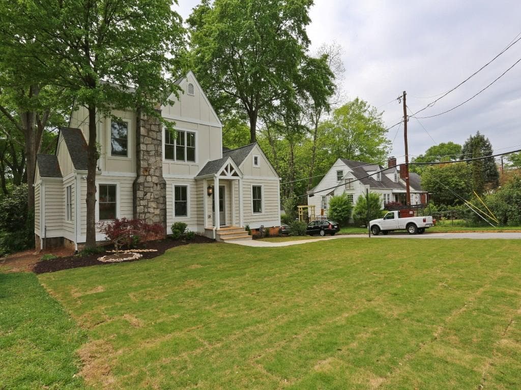 4 bedroom single family residence sold at 605 Flat Shoals Avenue, Atlanta, GA 30316