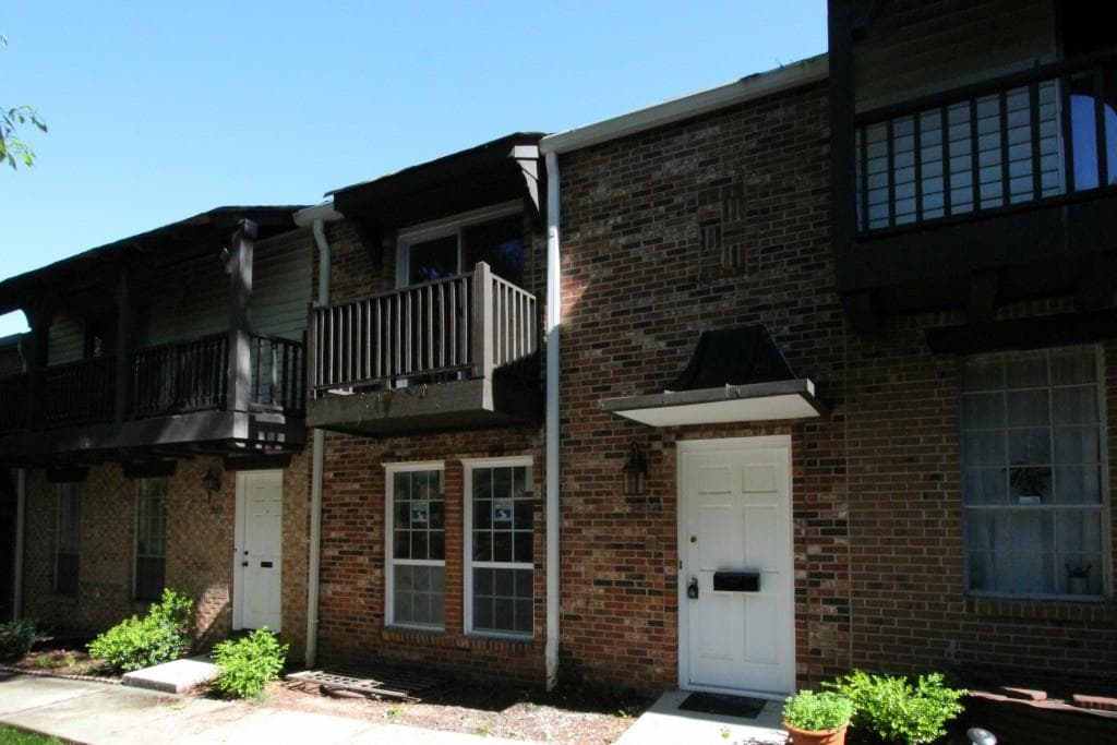 7305 Cardigan Circle 7305, Sandy Springs, GA 30328 — most recent listing photo