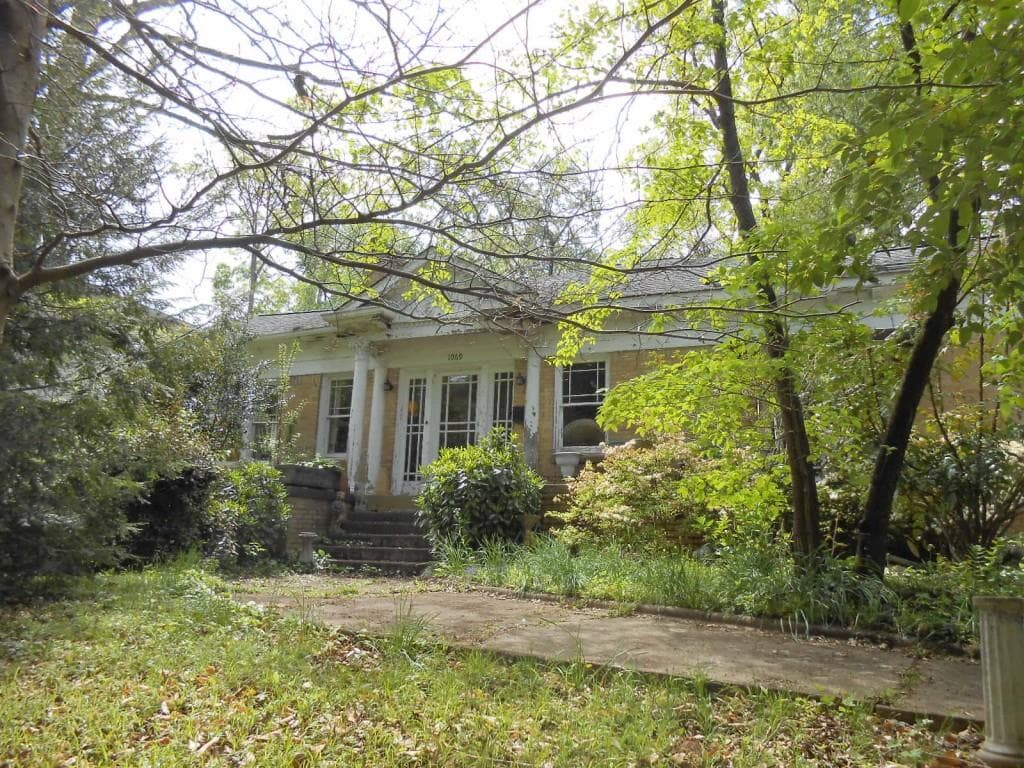 3 bedroom, 2,047 sq ft single family residence sold at 1069 Cumberland Road, Atlanta, GA 30306
