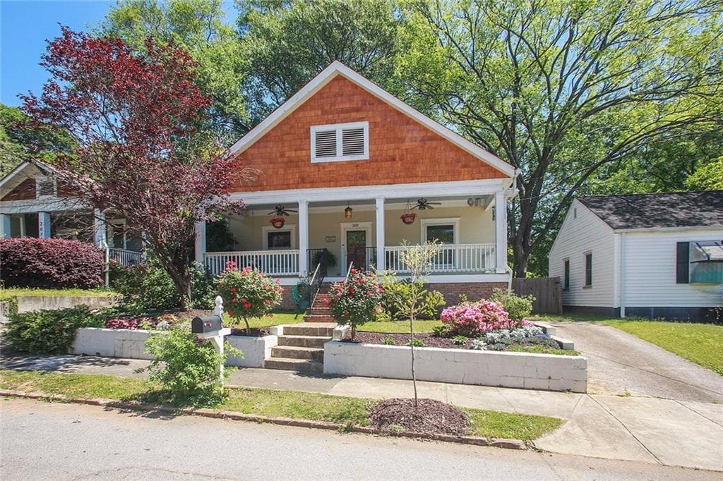 2 bedroom, 1,365 sq ft single family residence sold at 203 Warren Street, Atlanta, GA 30317
