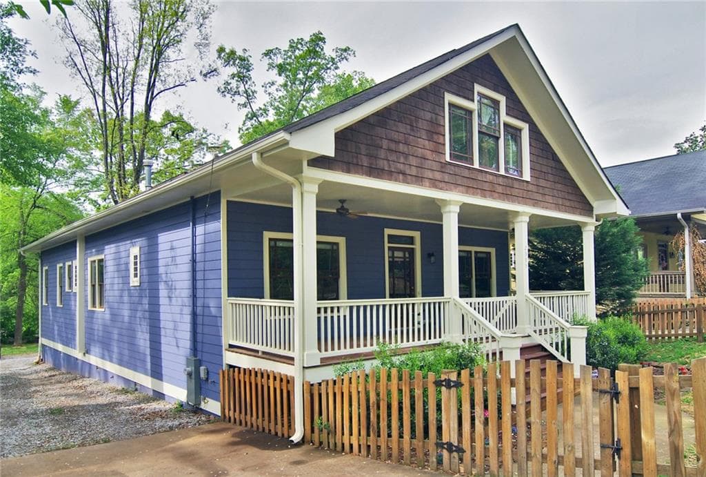4 bedroom, 2,273 sq ft single family residence sold at 2395 Glenwood Avenue, Atlanta, GA 30317