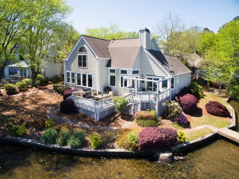 3 bedroom, 3,029 sq ft single family residence sold at 1715 Spinnaker Drive, Alpharetta, GA 30005