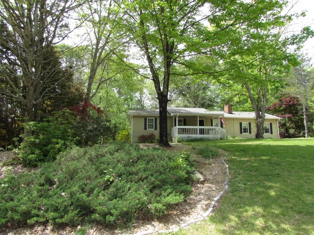 305 Sequoyah Drive, Alpharetta, GA 30004 — most recent listing photo