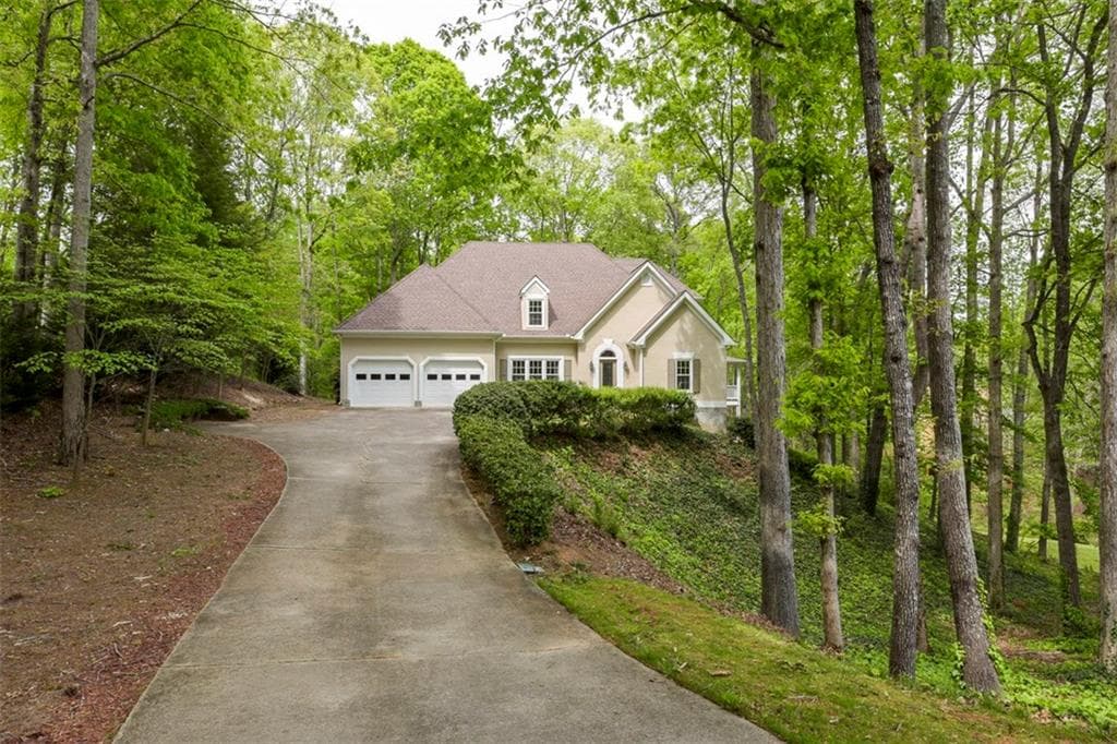 1795 Forest Pond Lane, Roswell, GA 30075 — most recent listing photo