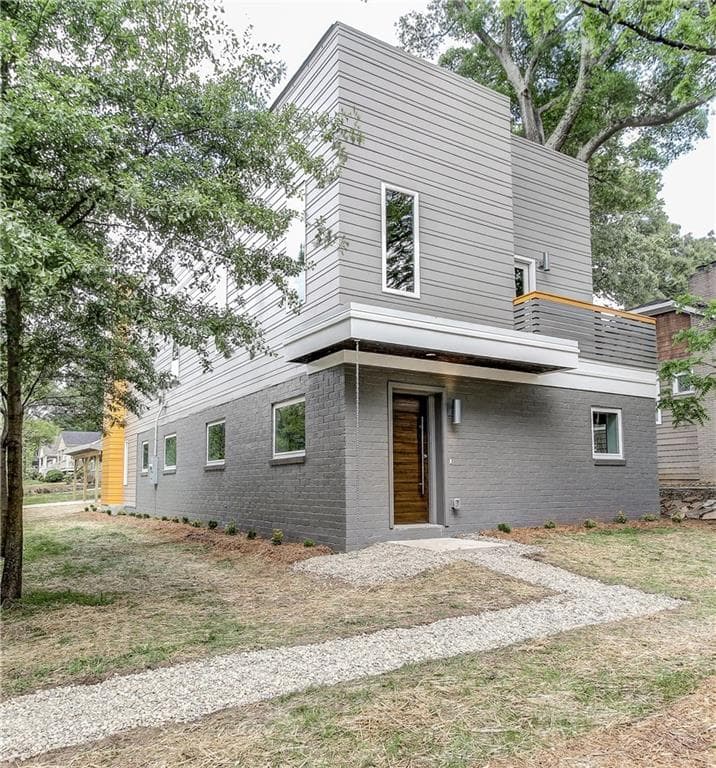 4 bedroom, 2,600 sq ft single family residence sold at 1278 Hosea L Williams Drive, Atlanta, GA 30317