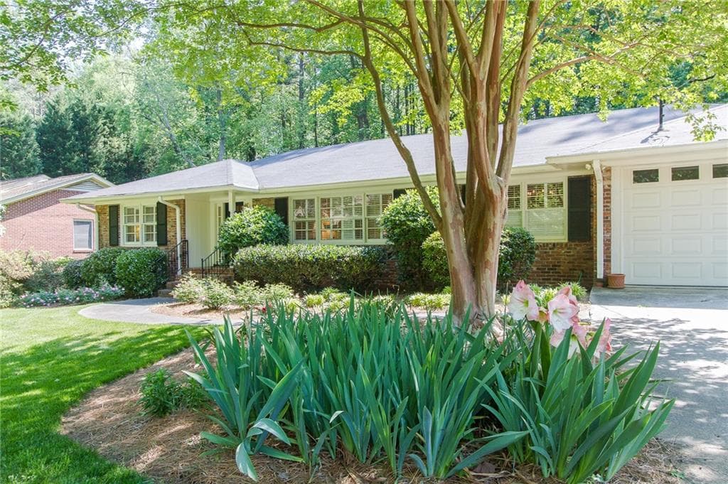 3 bedroom, 1,809 sq ft single family residence sold at 4379 Tree Haven Drive, Atlanta, GA 30342
