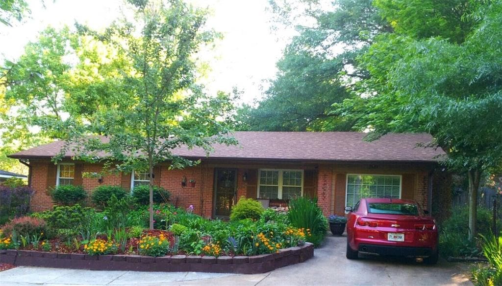 2084 Snapfinger Road, Decatur, GA 30035 — most recent listing photo