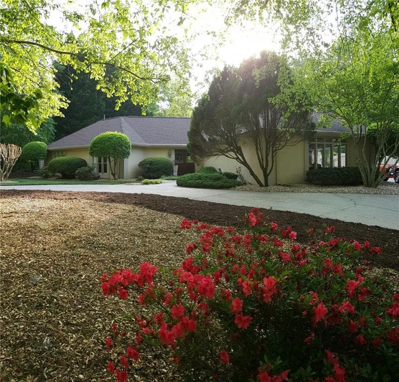 225 S Gable Way, Roswell, GA 30076 — most recent listing photo