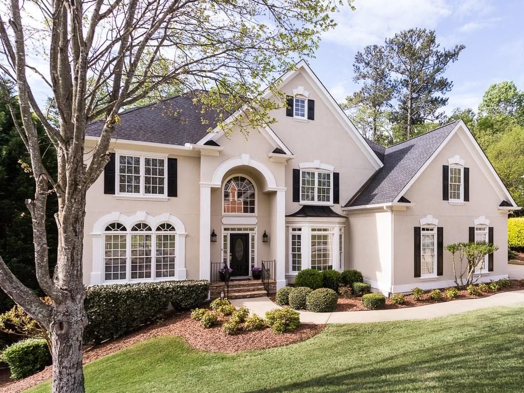 5 bedroom, 4,211 sq ft single family residence sold at 5065 Eves Place, Roswell, GA 30076