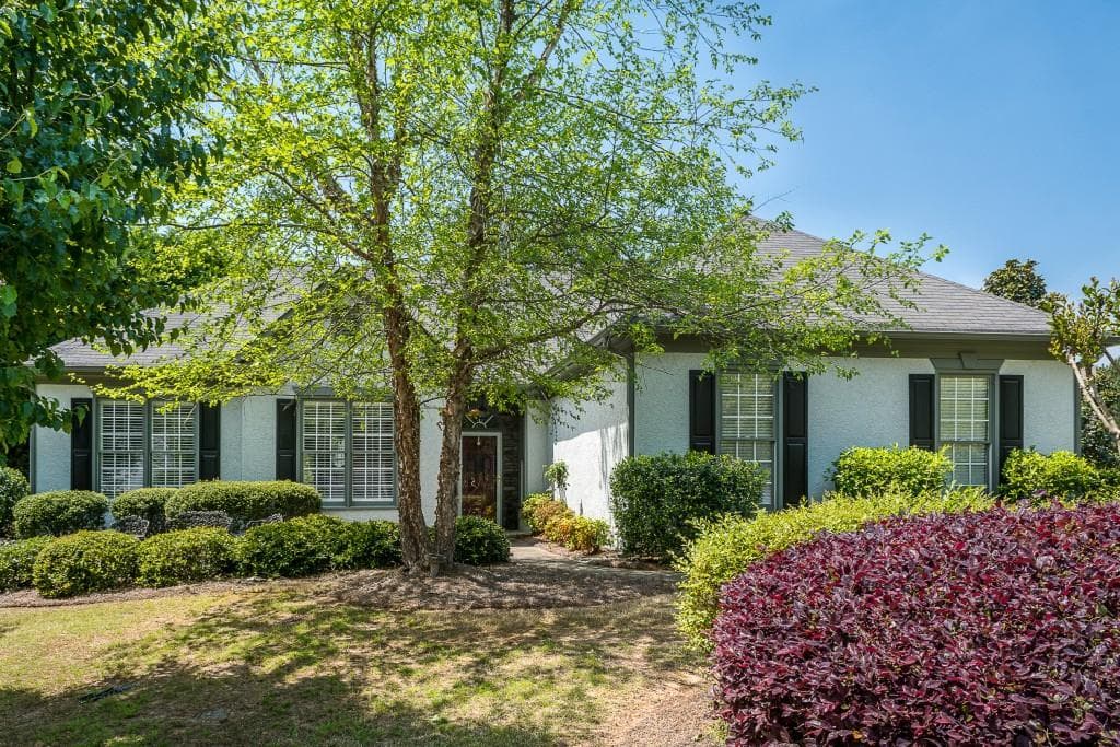 3 bedroom, 1,904 sq ft single family residence sold at 401 Azalea Cove, Canton, GA 30114