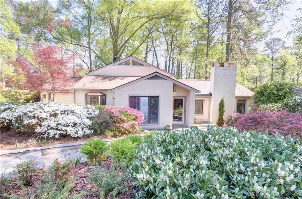 4 bedroom, 3,233 sq ft single family residence sold at 1739 Pine Ridge Drive, Atlanta, GA 30324