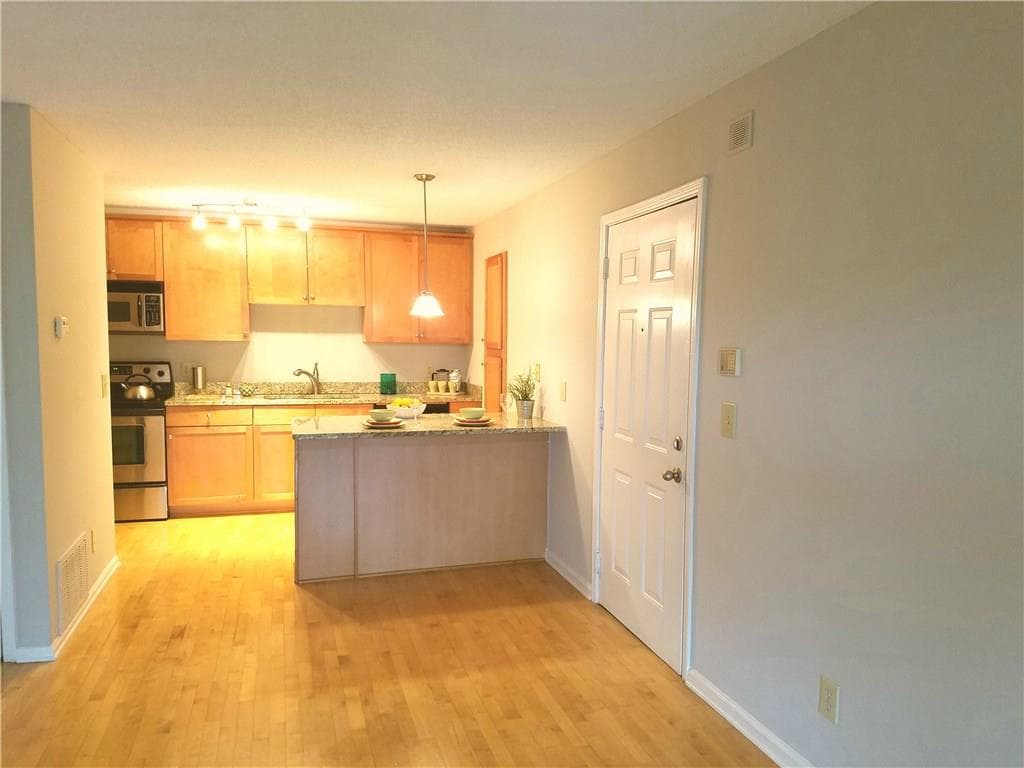 1 bedroom, 650 sq ft condominium sold at 2657 Lenox Road C-33, Atlanta, GA 30324