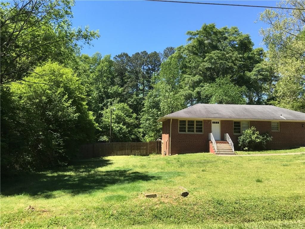 2147 Camp Circle, Lilburn, GA 30047 — most recent listing photo