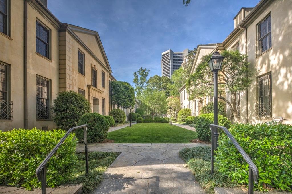 2 bedroom, 1,487 sq ft condominium sold at 31 Muscogee Avenue 4, Atlanta, GA 30305