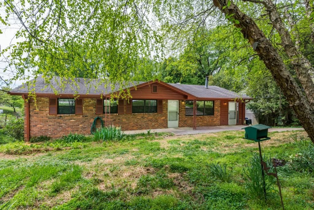 2 bedroom, 1,456 sq ft single family residence sold at 573 Hascall Road, Atlanta, GA 30309