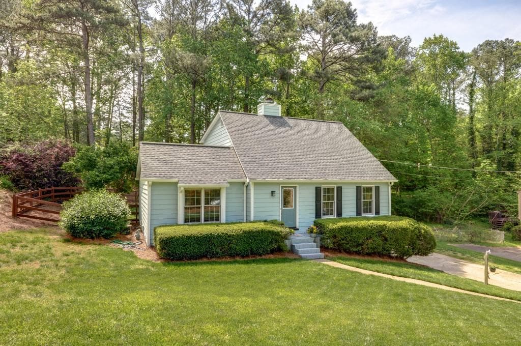 3 bedroom, 1,798 sq ft single family residence sold at 3672 Stoney View Drive, Marietta, GA 30062