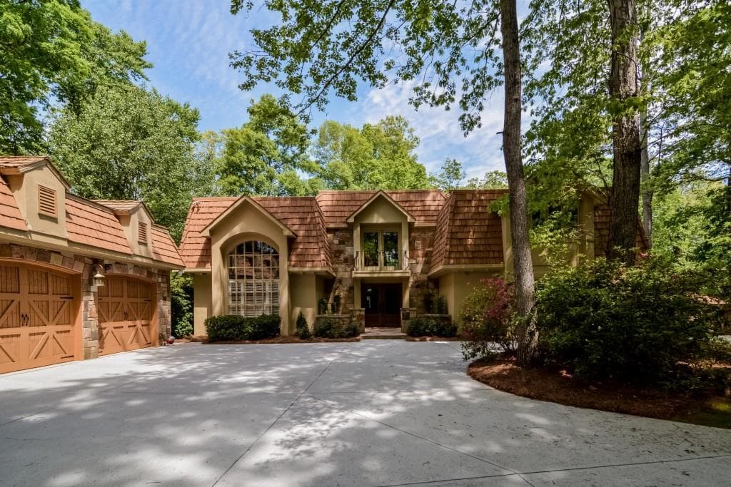 6 bedroom, 5,579 sq ft single family residence sold at 4512 River Rill Court, Atlanta, GA 30327