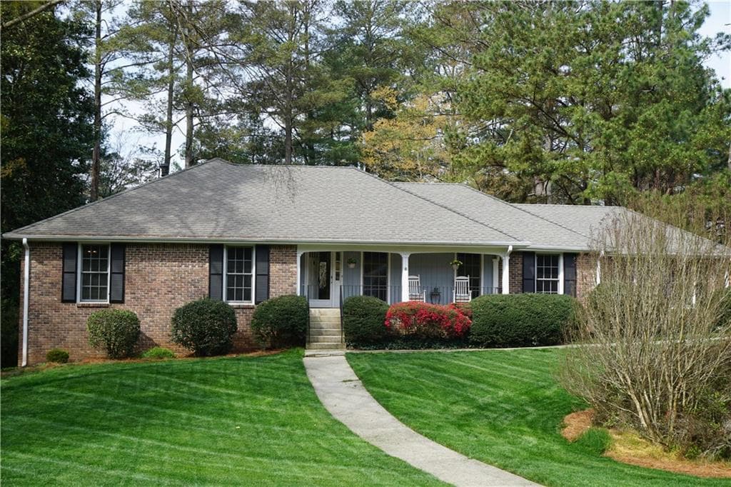 6230 River Shore Parkway, Sandy Springs, GA 30328 — most recent listing photo